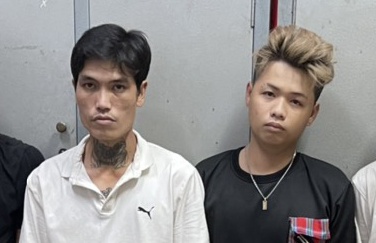 Bat nhom nghi pham chem 3 nguoi o TP.HCM hinh anh