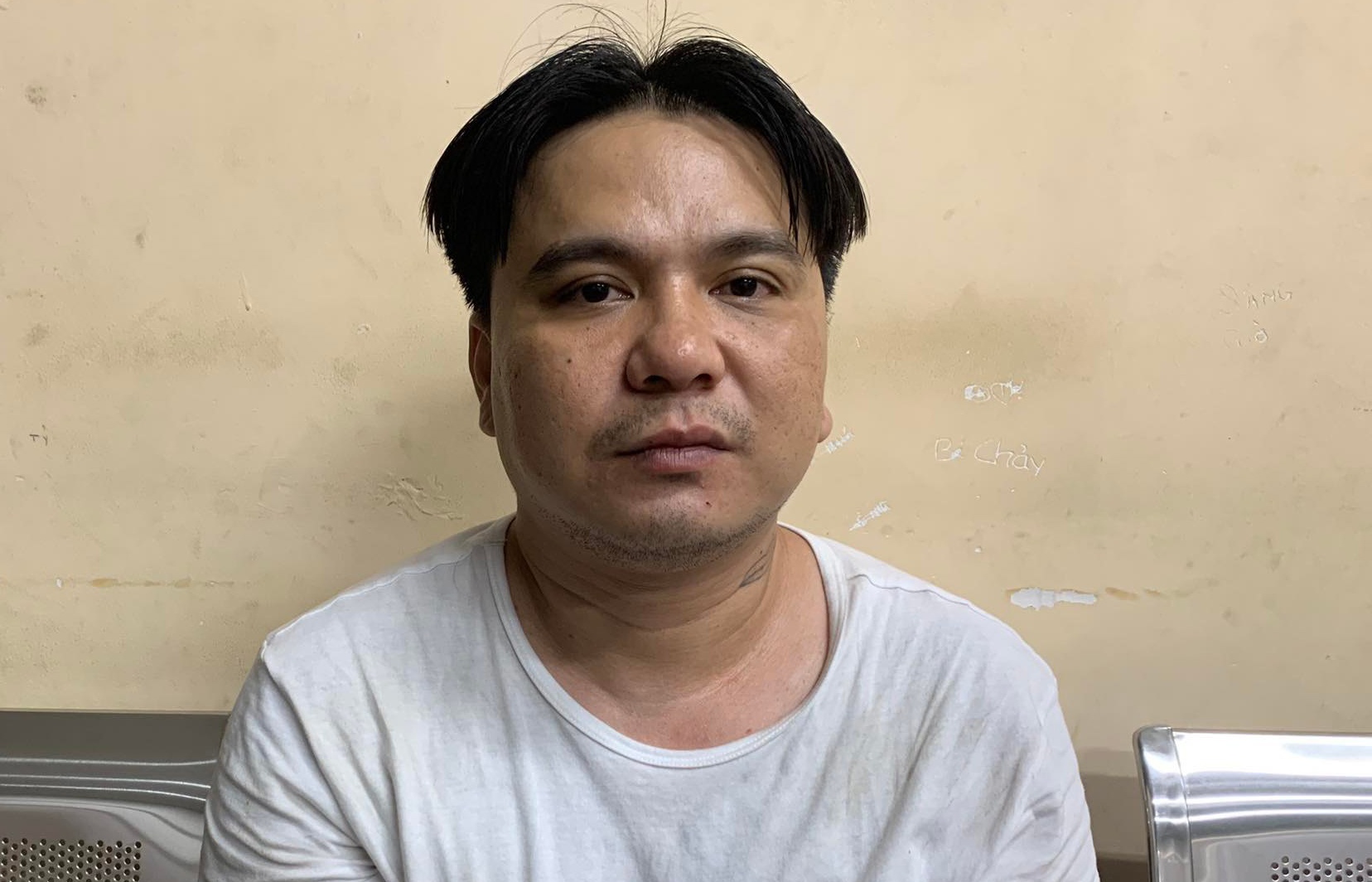 Bat ke giat dien thoai cua nguoi nuoc ngoai anh 1