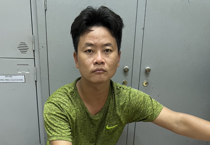 Bat giu nghi pham giat iPad tren tay be trai o TP.HCM hinh anh