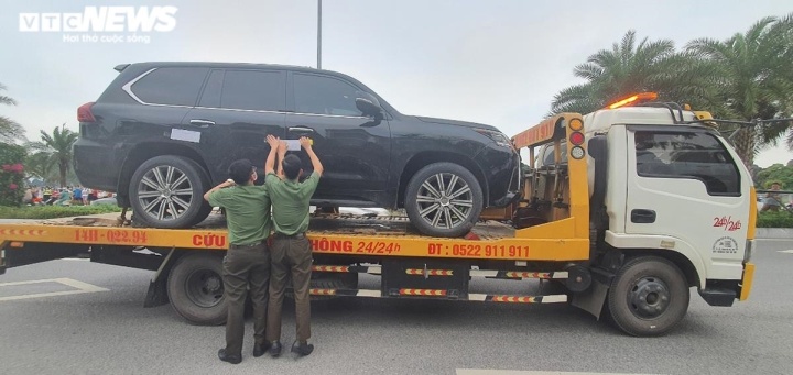 Bắt nguyên Chủ tịch TP Hạ Long ảnh 2 Bat nguyen Chu tich TP Ha Long anh 2