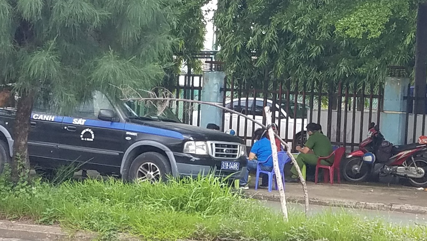 Dieu tra vu nguoi dan ong tu vong tren via he o TP.HCM hinh anh