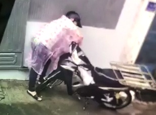 Trom be khoa xe may o TP.HCM hinh anh