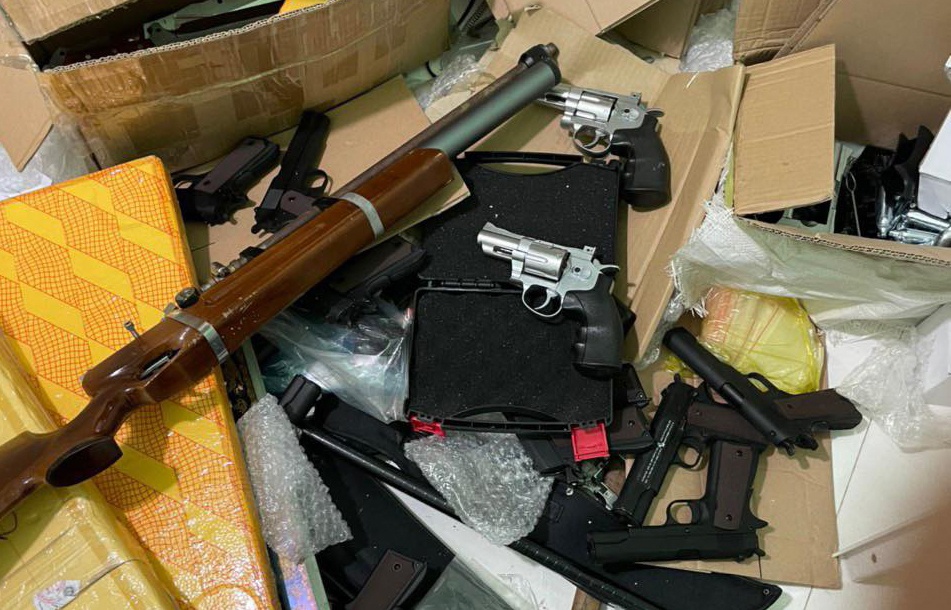 Phat hien kho sung dan o TP.HCM hinh anh