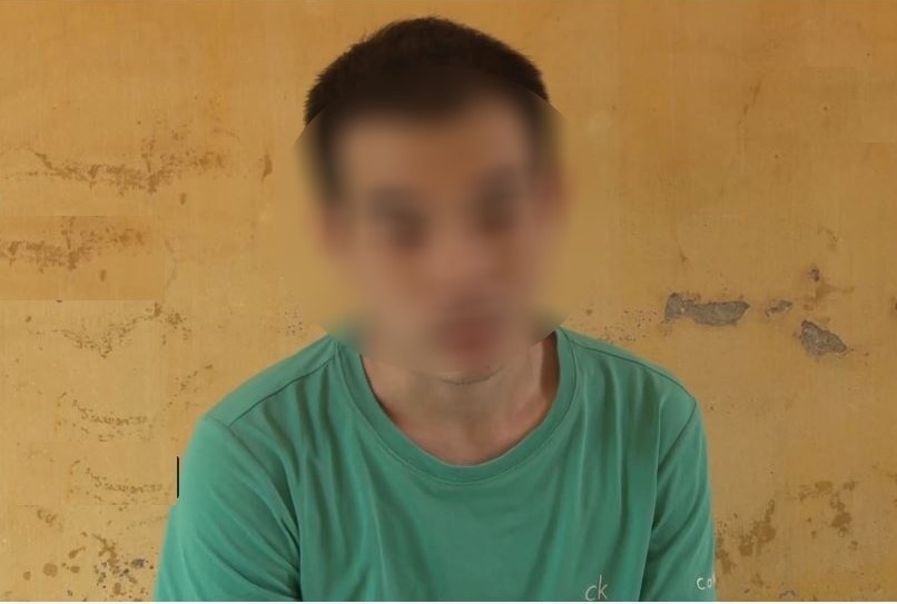 Khoi to quan ly quan karaoke bo tri nhan vien ban dam cho khach hinh anh