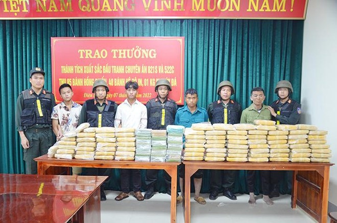 Bat trum ma tuy sau 6 tieng dong ho hinh anh