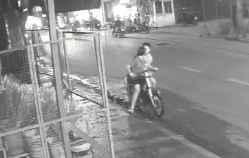 giật điện thoại của bé gái ở TP.HCM ảnh 1 giat dien thoai cua be gai o TP.HCM anh 1