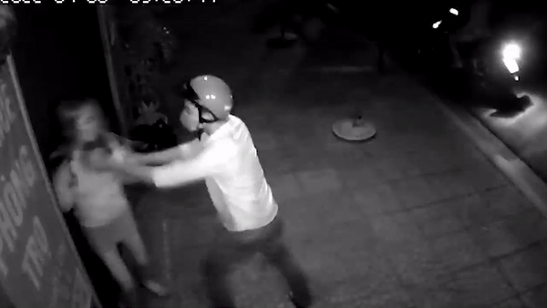 Ke cuop tan cong co gai o TP.HCM hinh anh