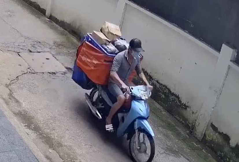Bat nghi pham trom xe may cua nam shipper o TP.HCM hinh anh