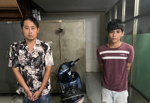 Bat 2 nghi pham cuop giat dien thoai cua co gai o TP.HCM hinh anh