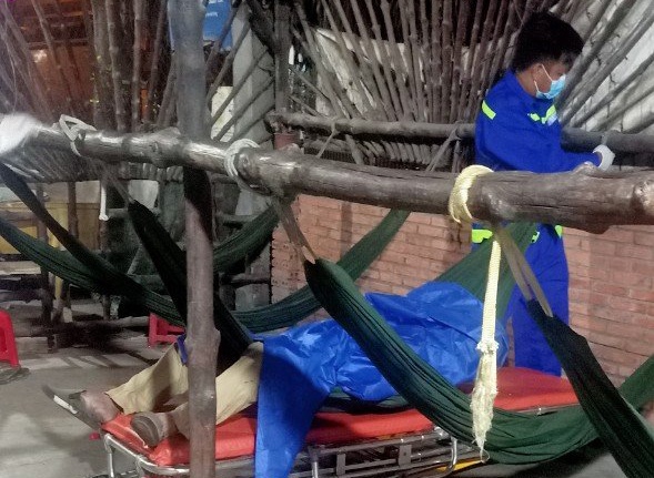 Nguoi dan ong tu vong tren vong o TP.HCM hinh anh