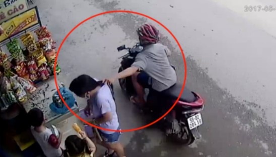 Chu hieu thuoc o TP.HCM bi giat day chuyen hinh anh