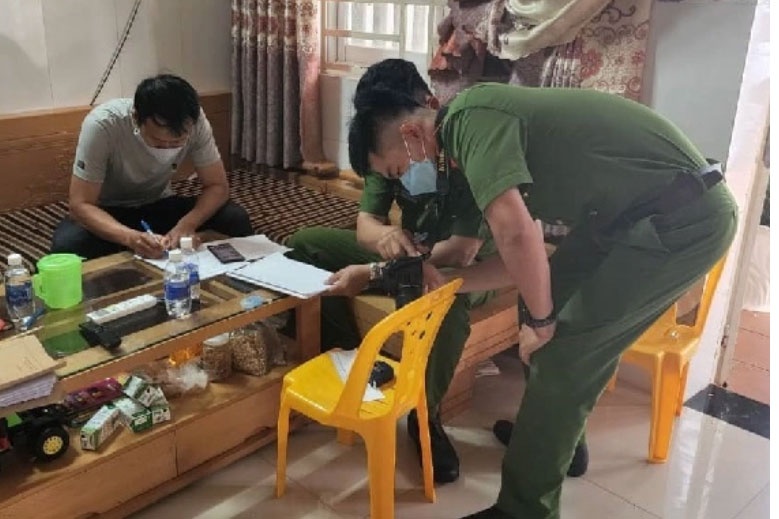 Ten trom pha cua sau, dot nhap vao nha lay hon 1,4 ty dong hinh anh