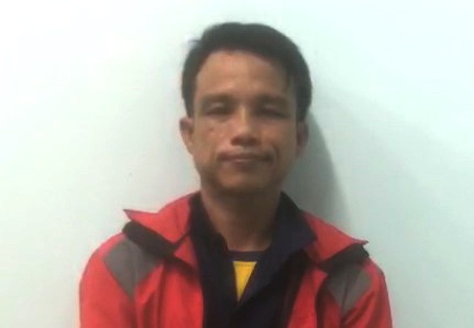 Cuop giat tui xach cua khach, tai xe xe om o TP.HCM sa luoi hinh anh