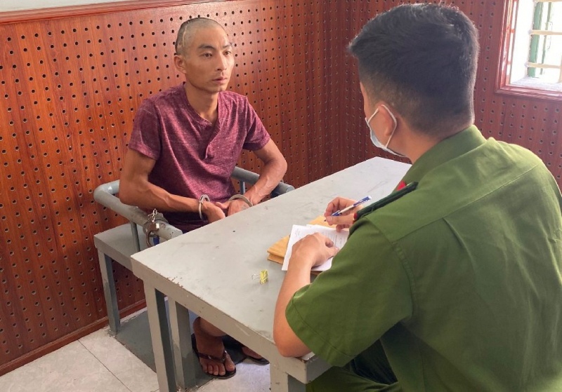 Ke buon ma tuy dung bom kim tiem chong tra hinh anh