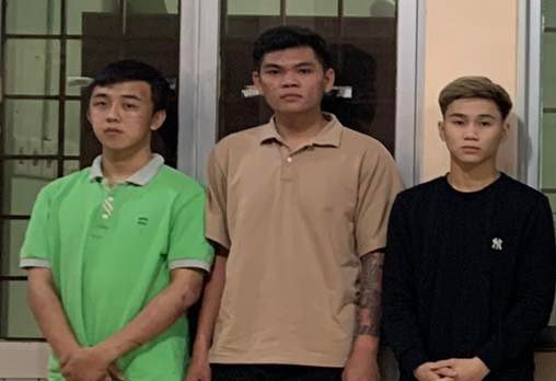 Nam thanh nien bi chem guc sau cuoc hon chien hinh anh