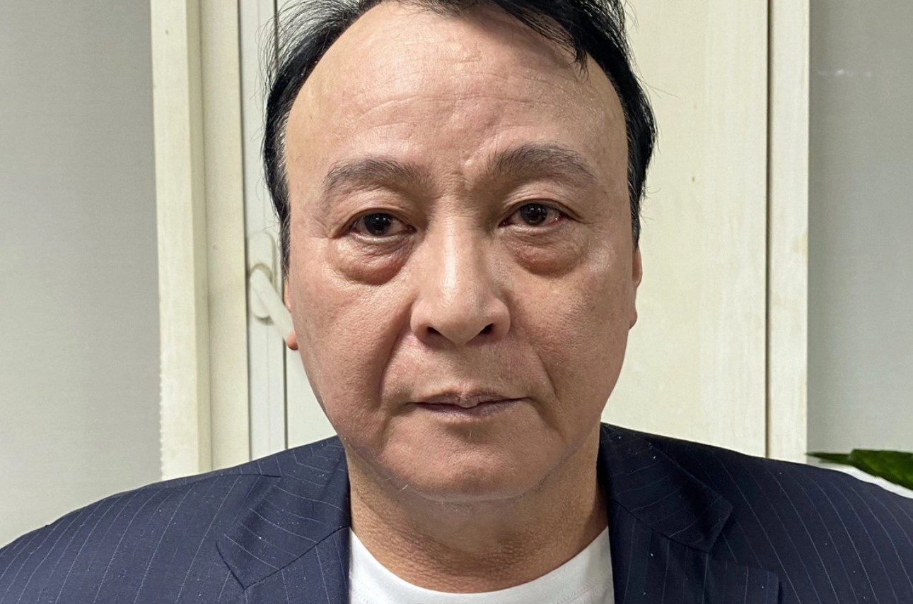 Chu tich Tan Hoang Minh co thuoc truong hop duoc tai ngoai? hinh anh