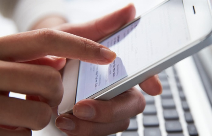 Mat tien ty vi mac bay tuyen cong tac vien ban hang hinh anh