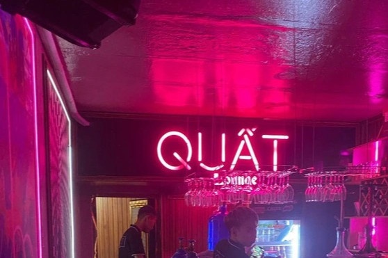 Bi an trong cac quan 'Quat' va 'All in' hinh anh