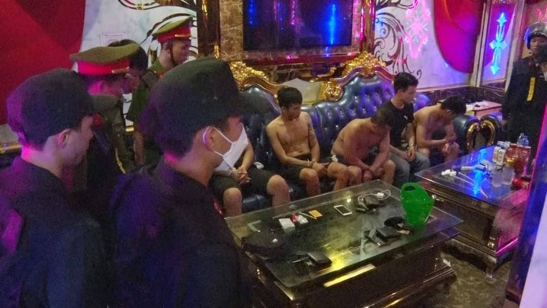 39 người bay lắc ảnh 2 39 nguoi bay lac anh 2