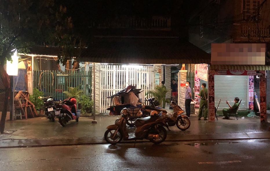 Dam chet nguoi trong quan ca phe o TP.HCM hinh anh