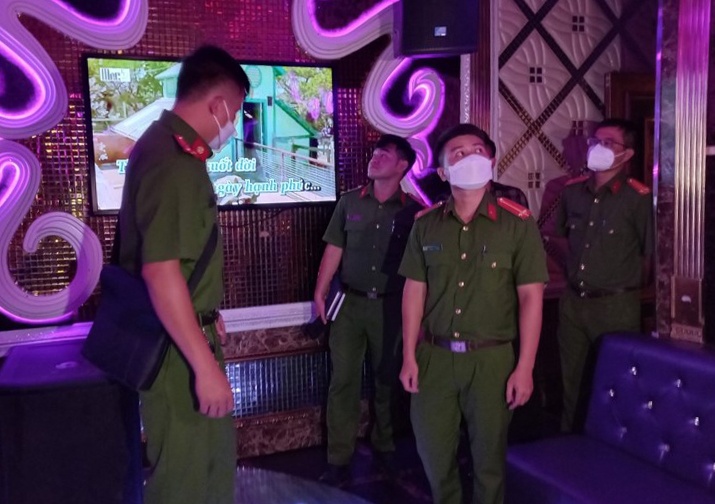 xử phạt karaoke ảnh 1 xu phat karaoke anh 1