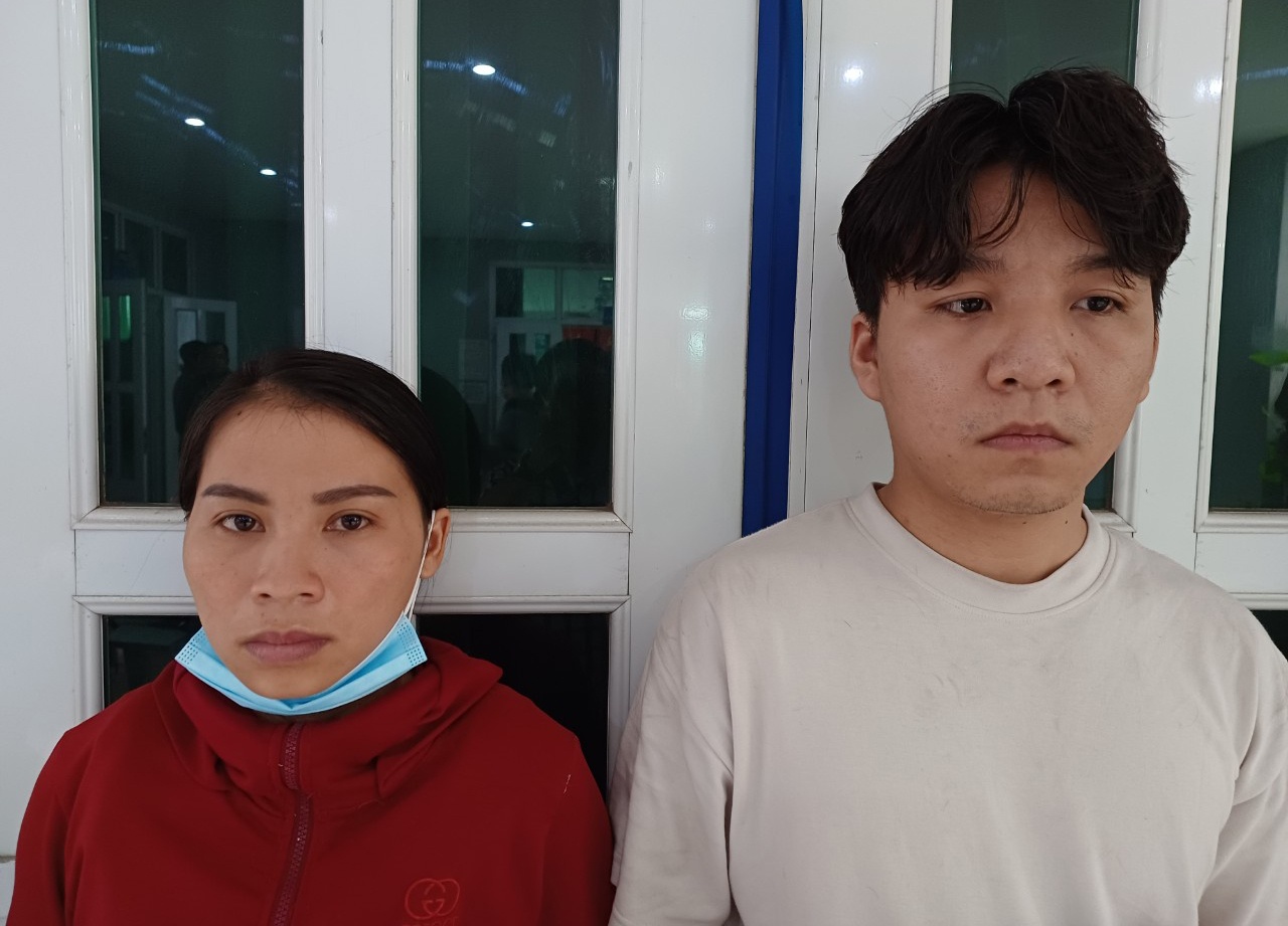 Nhom chuyen gia nhan vien ngan hang de lua dao o TP.HCM sa luoi hinh anh
