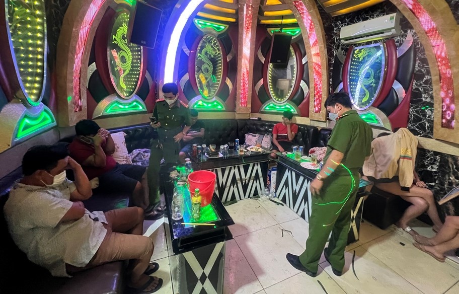 canh sat bat bay lac anh 1