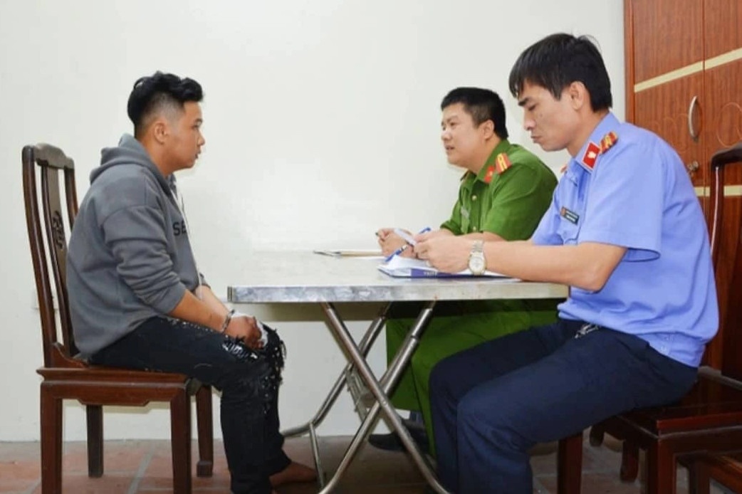 Thanh nien gay an o Bac Ninh tung dung clip nhay cam de doa nan nhan hinh anh