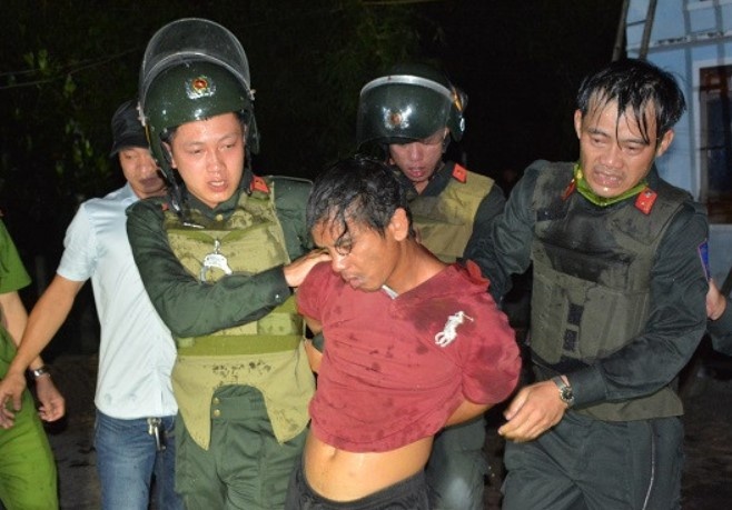 Khoi to nguoi dan ong dung bua sat hai chau be 5 tuoi o Quang Nam hinh anh