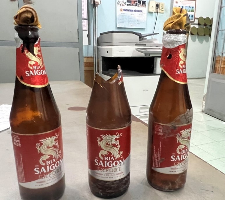 hon chien bang bom xang anh 1