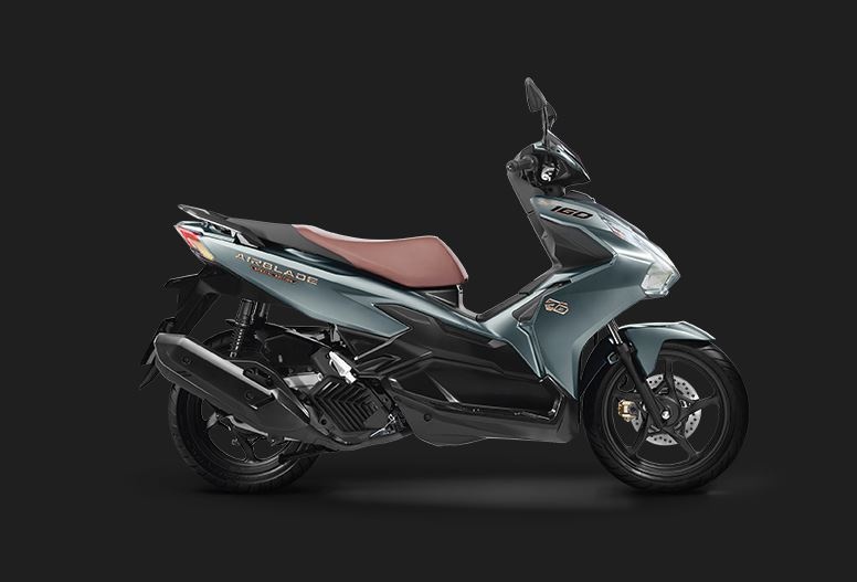 Nguoi nuoc ngoai bi trom xe o trung tam thuong mai Van Hanh Mall hinh anh