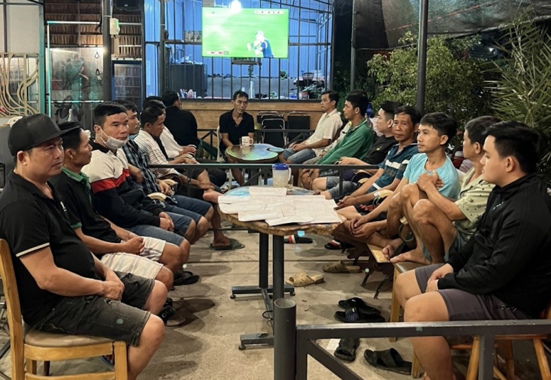 Quan giai khat bien thanh o ca do bong da hinh anh