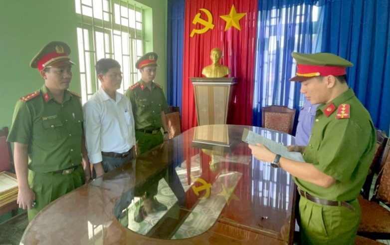 Bắt lãnh đạo ảnh 1 Bat lanh dao anh 1