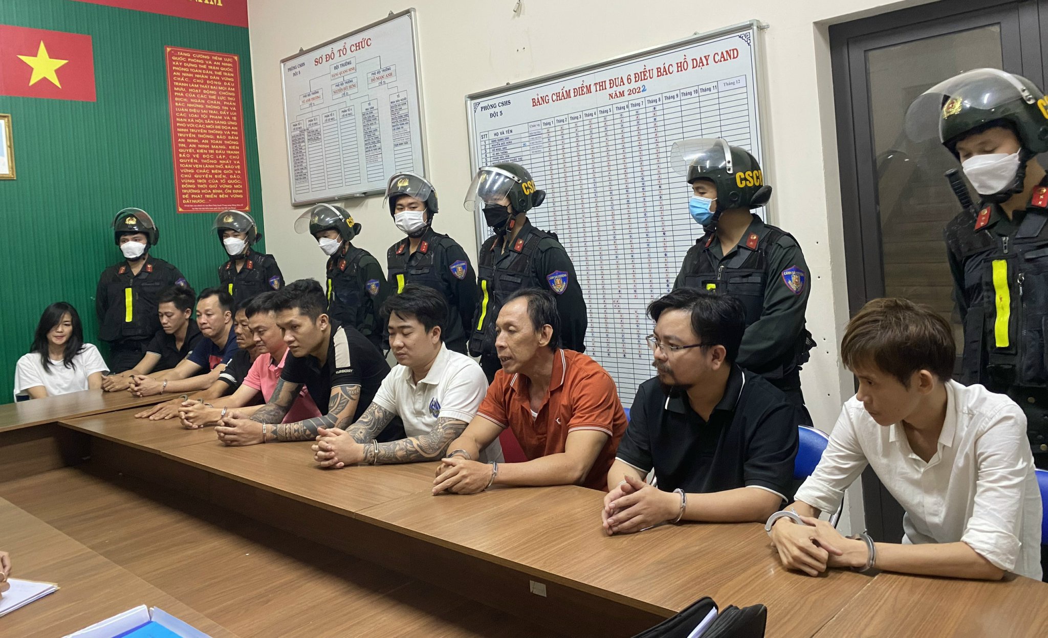 bat ca do bong da anh 1