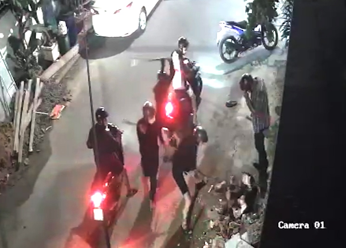Trieu tap 20 nguoi duoi chem nam thanh nien o TP.HCM hinh anh