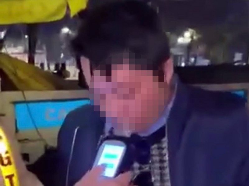 Nguoi dan ong doa nat canh sat 141 hinh anh