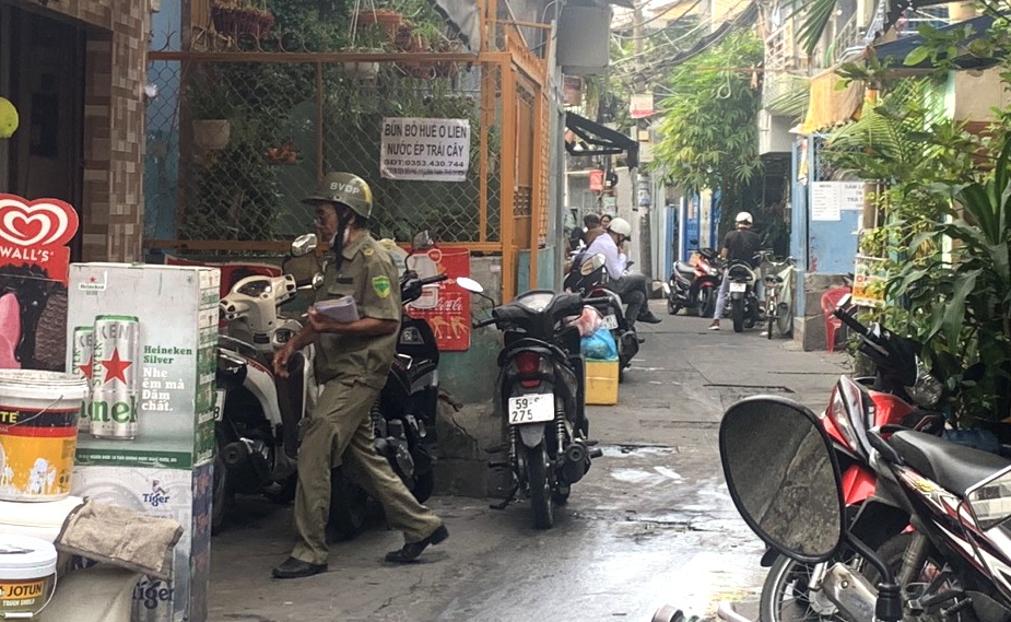 Mot nguoi bi dam tu vong trong con hem o TP.HCM hinh anh