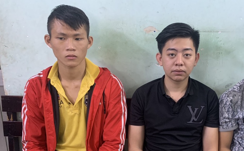 Bat nghi pham giat iPhone cua du khach nuoc ngoai o TP.HCM hinh anh