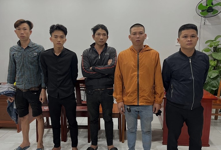 ngan chan hon chien anh 1