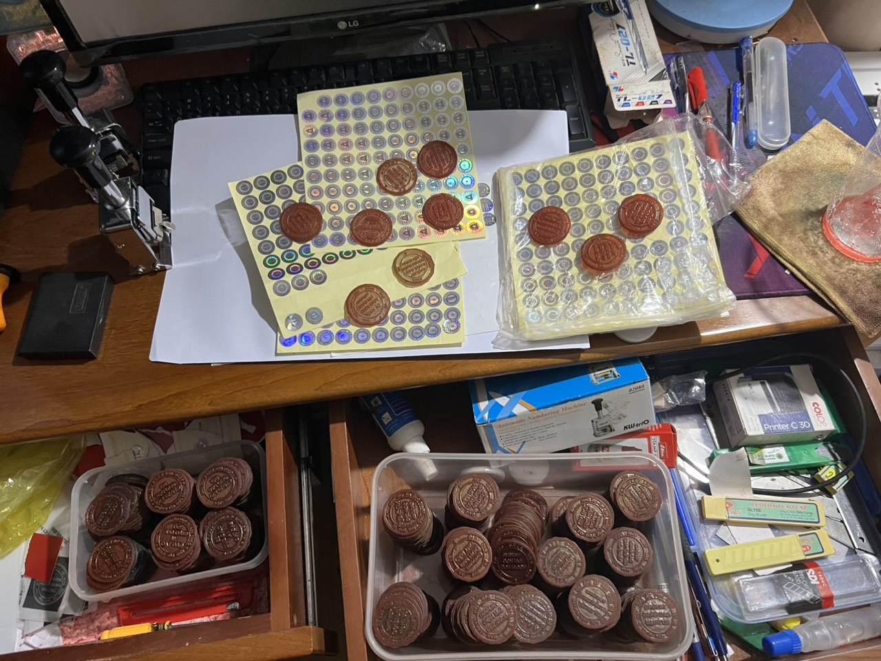 san xuat bang gia anh 7