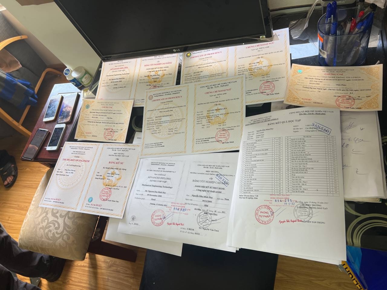 san xuat bang gia anh 5