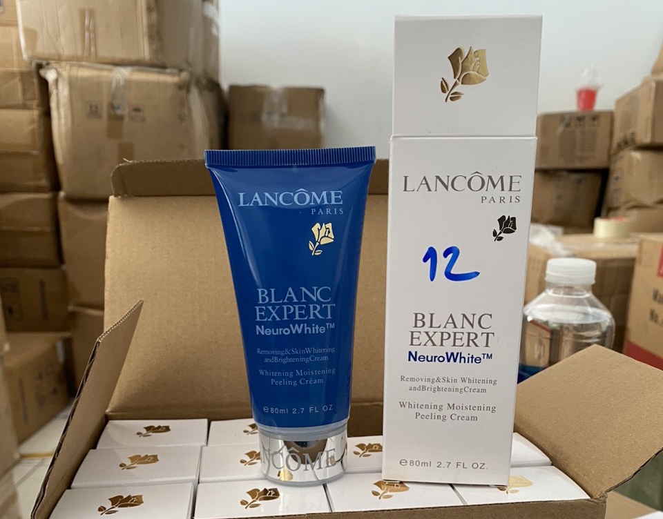 Phat hien kho my pham, that lung khong ro nguon goc o TP.HCM hinh anh