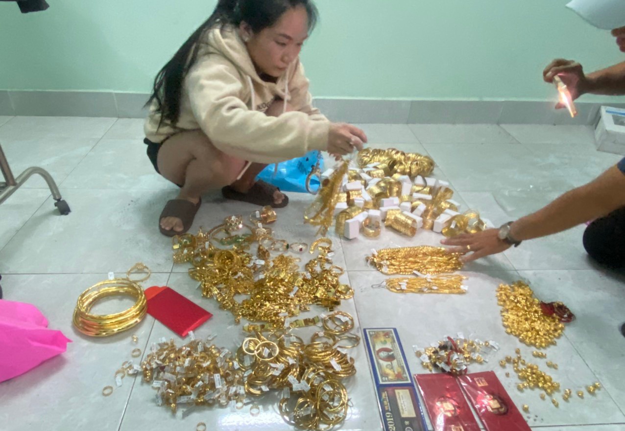 Loi khai nghi pham trom 100 luong vang o TP.HCM hinh anh