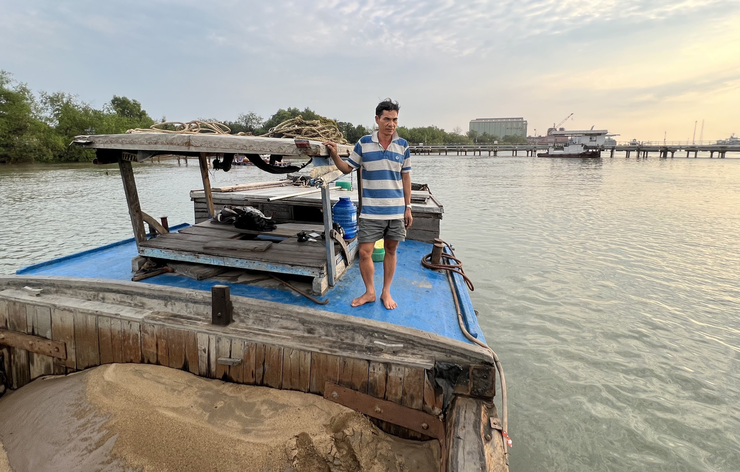 Ruot bat 'cat tac' tren song Dong Nai hinh anh