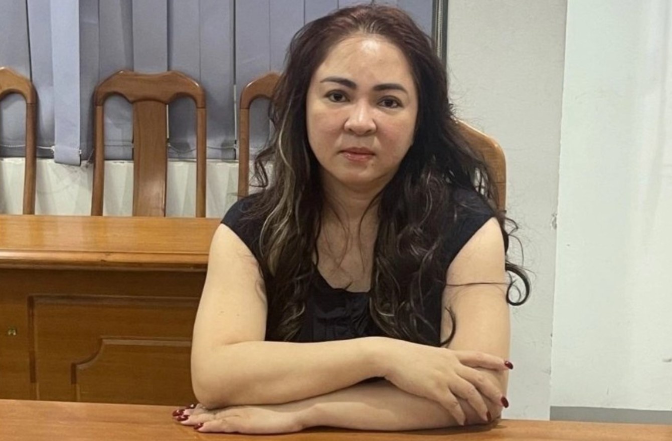 Cong an lam viec voi mot bi hai trong vu an ba Nguyen Phuong Hang hinh anh