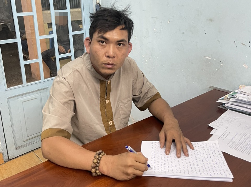 Thanh nien sat hai nguoi phu nu, cuop tai san o Dong Nai bi khoi to hinh anh