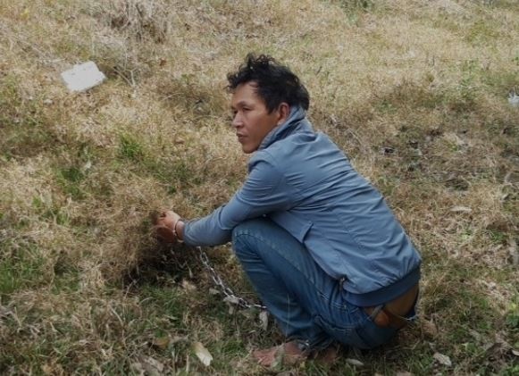 Dem 23 chiec dien thoai trom duoc giau ngoai bai co hinh anh