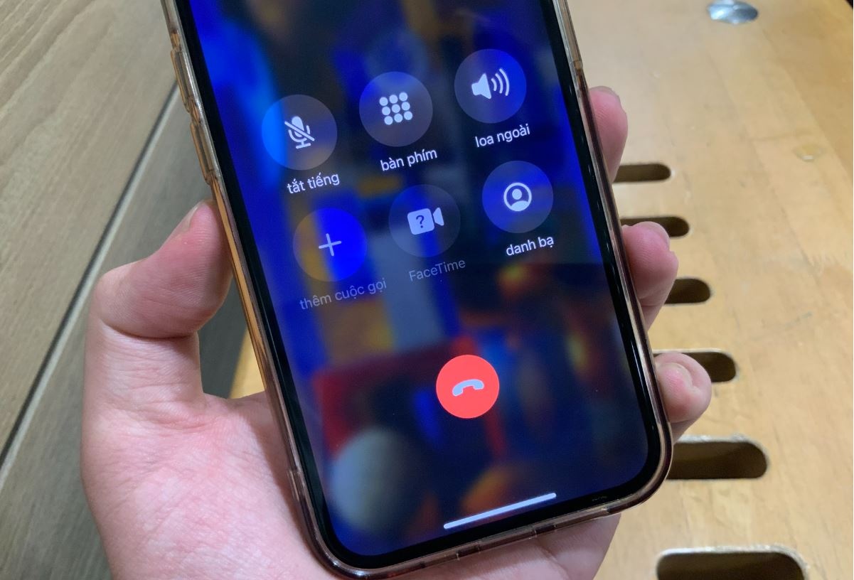Cong an TP.HCM chi dao dieu tra vu phu huynh bi lua 'con dang cap cuu' hinh anh