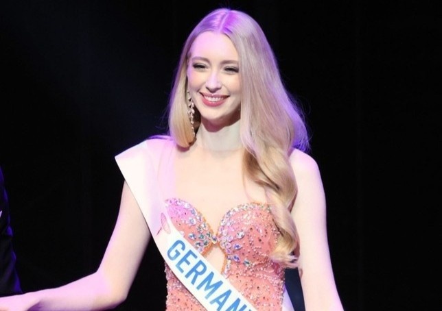 Duong kim Hoa hau Quoc te den Viet Nam hinh anh