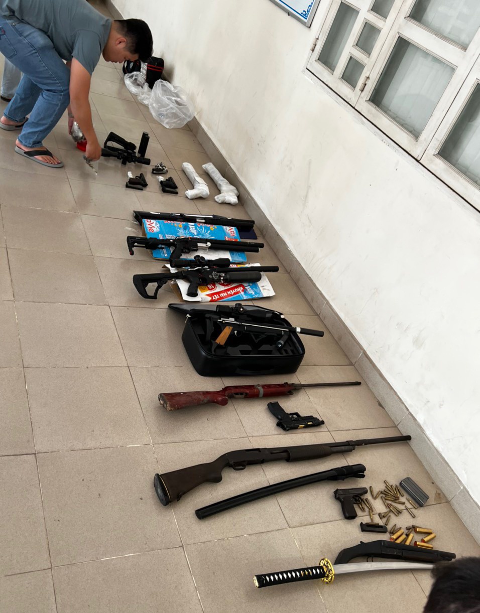 buon ban sung trai phep anh 1